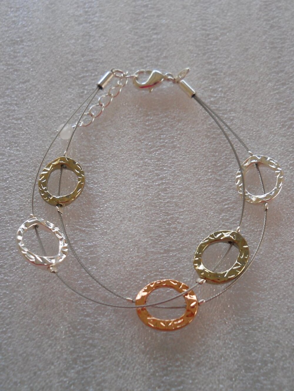 Avon - Illusion Bracelet       930